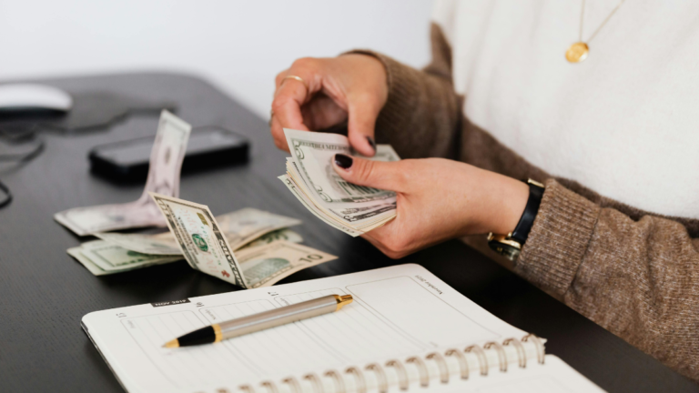 How To Create a Realistic College Monthly Budget As A Student